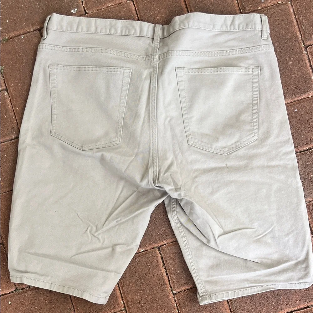 H&M Men's Beige Jean Shorts - Picture 3 of 4